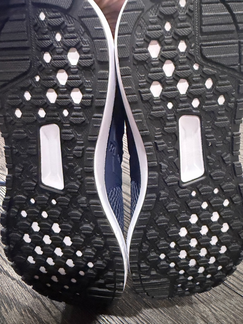 ADIDAS ULTIMASHOW SIZE 11.5 NAVY RUNNING SHOES TRAINING GYM SHOES - Picture 10 of 11